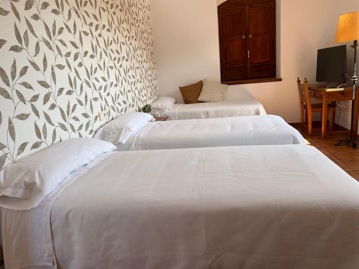 Hostal Villa El Colmenar Mombeltrán Εξωτερικό φωτογραφία