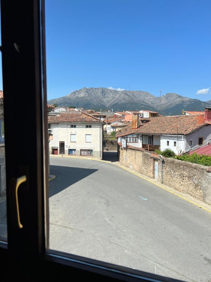 Hostal Villa El Colmenar Mombeltrán Εξωτερικό φωτογραφία